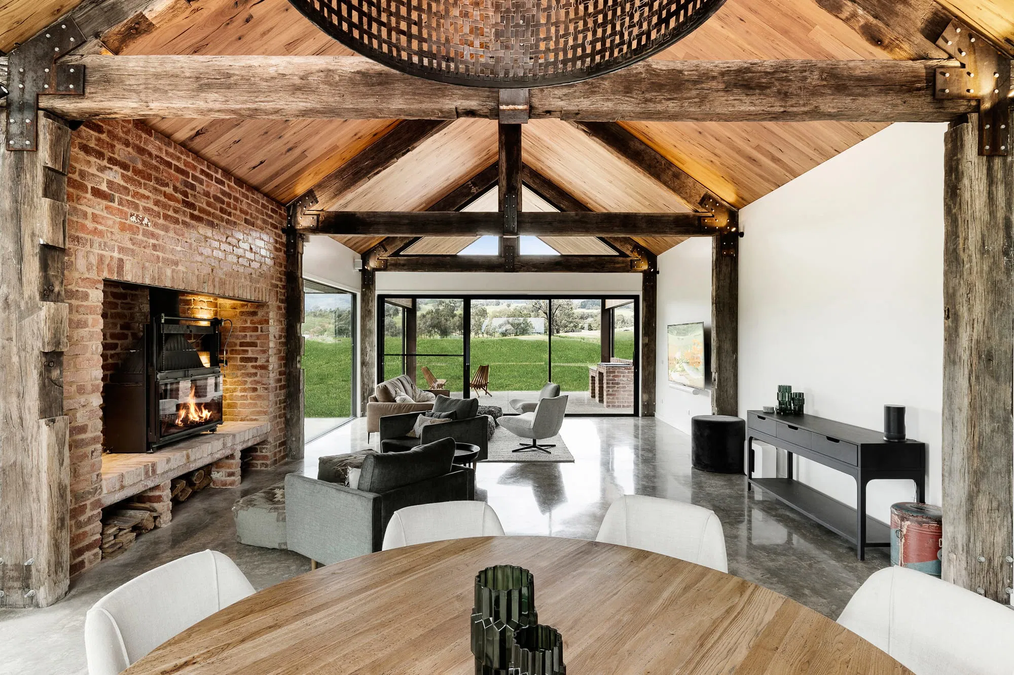 Cheminées Philippe Radiante 1001_MackinnonDesign_HowquaTrack_Merrijig2