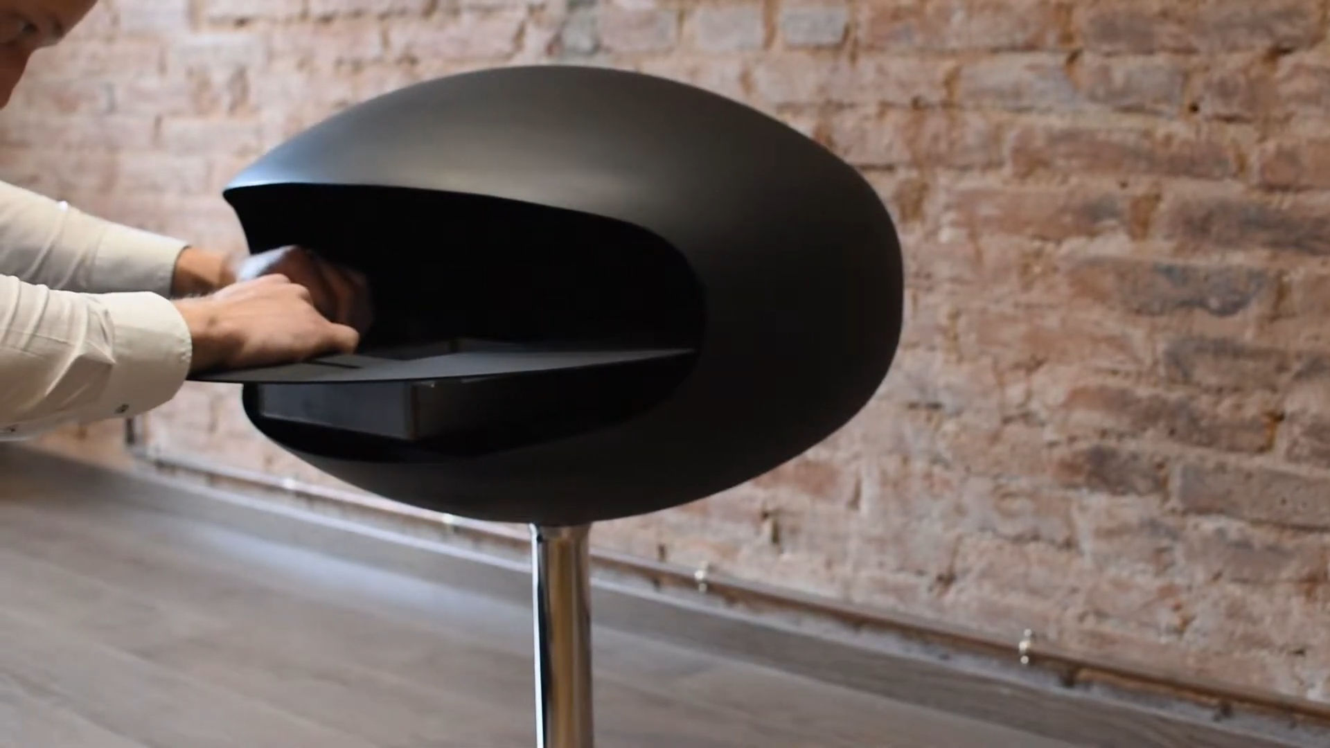 Cocoon Pedestal Bioethanol Fireplace_Wignells Cocoon Pedestal Bioethanol Fireplace_Wignells