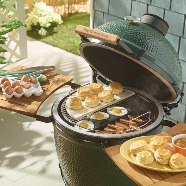 Big Green Egg - Half Conveggtor Stone
