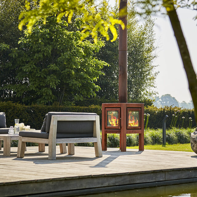 Quaruba L Outdoor Fireplace